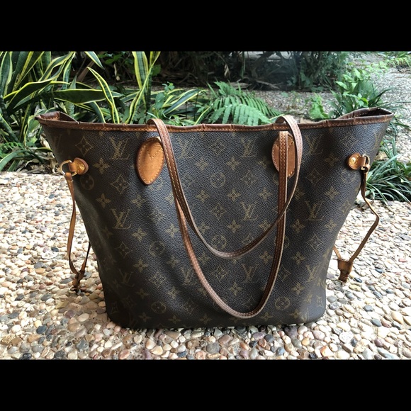 Louis Vuitton - Picture 6 of 8